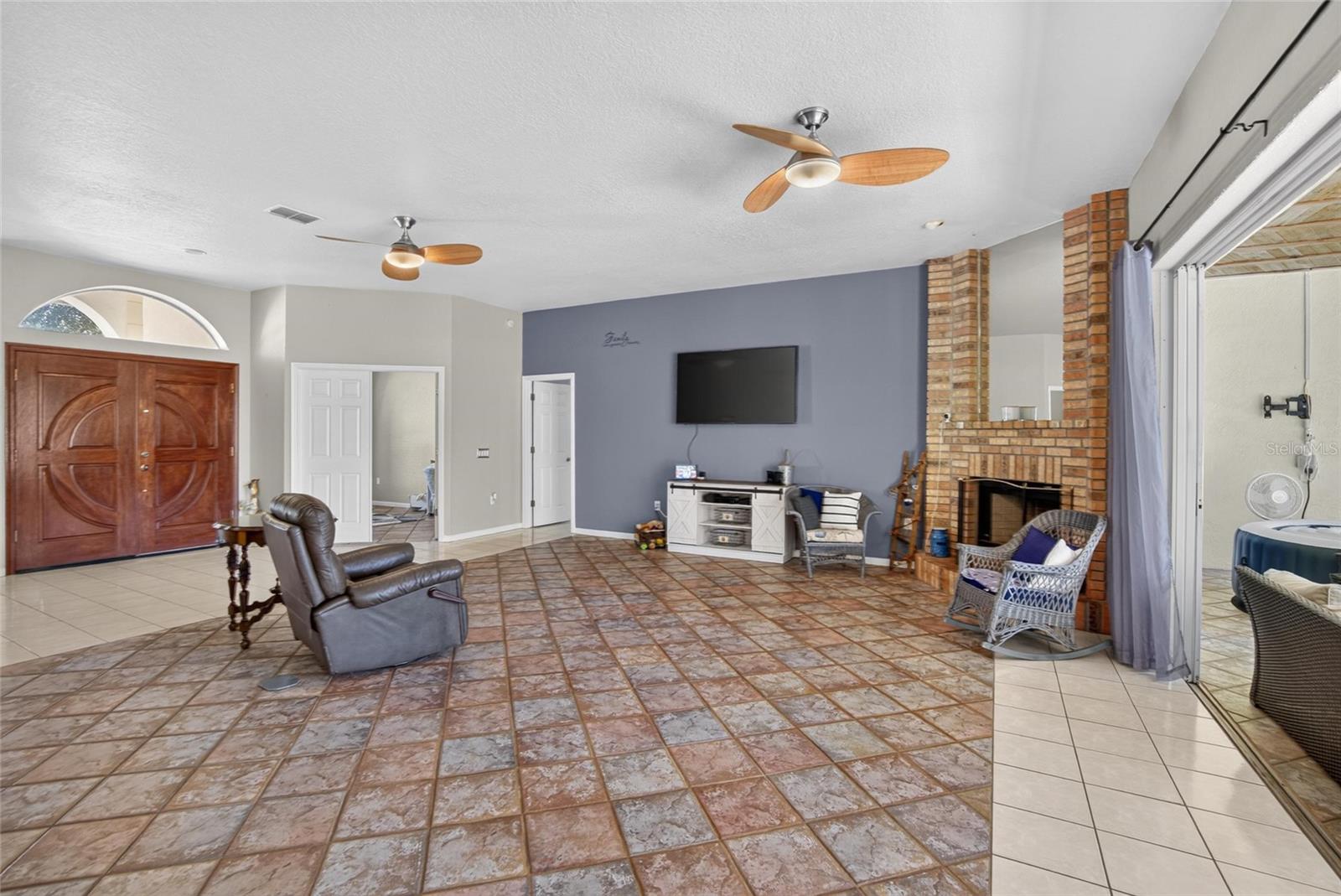 2704 ASTON AVE — photo 15