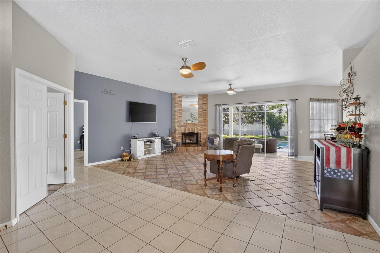 2704 ASTON AVE — photo 17