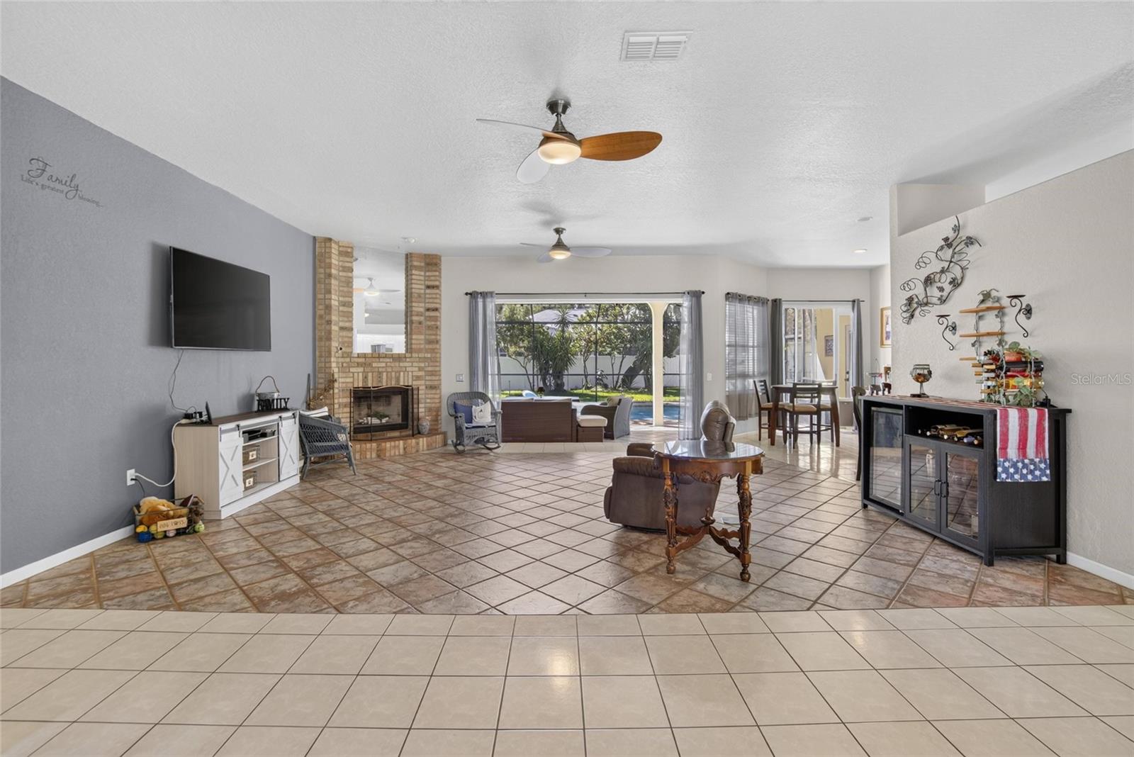 2704 ASTON AVE — photo 13
