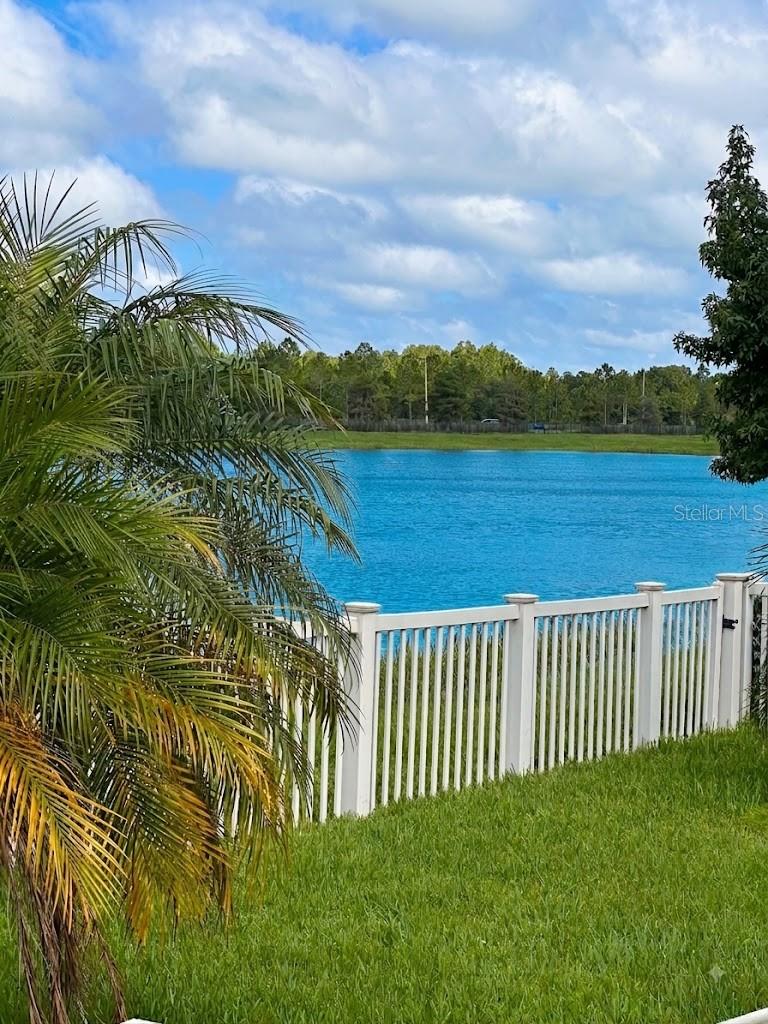 1747 OAK HAMMOCK CT — photo 2