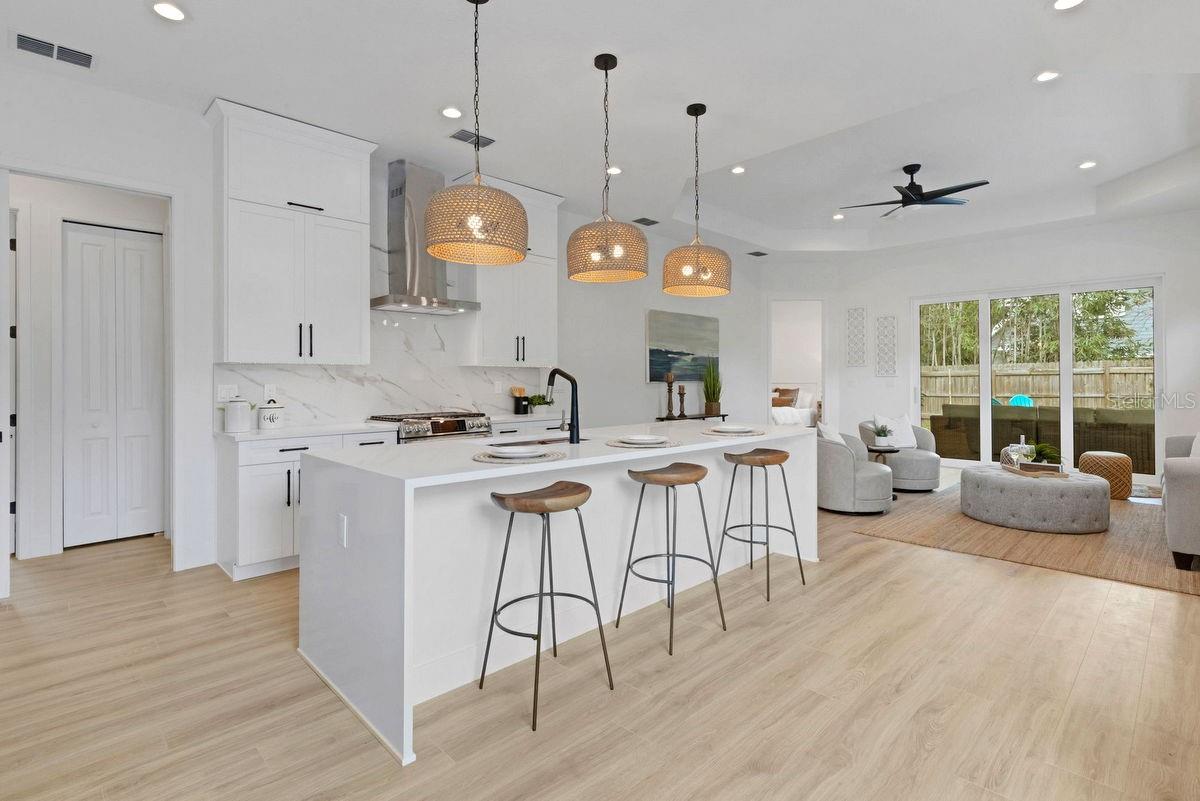 439 LOUDEN AVE — photo 10