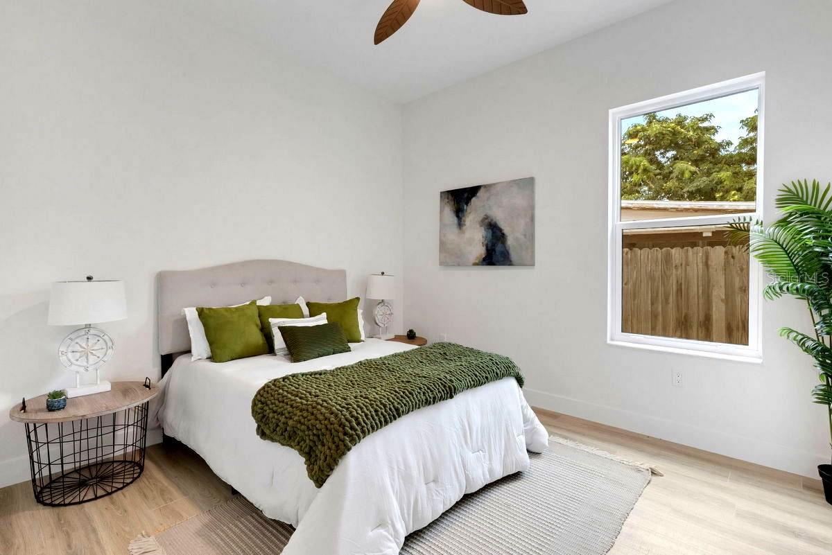 439 LOUDEN AVE — photo 33