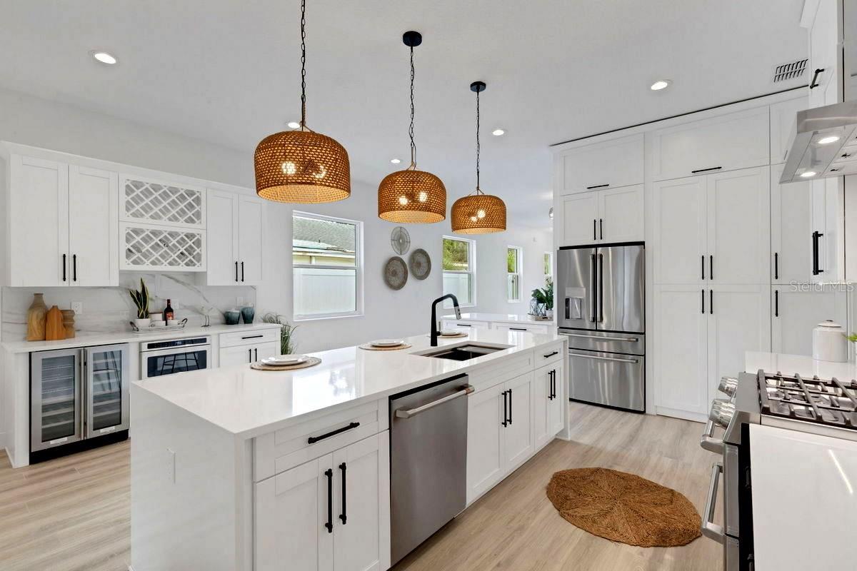 439 LOUDEN AVE — photo 15