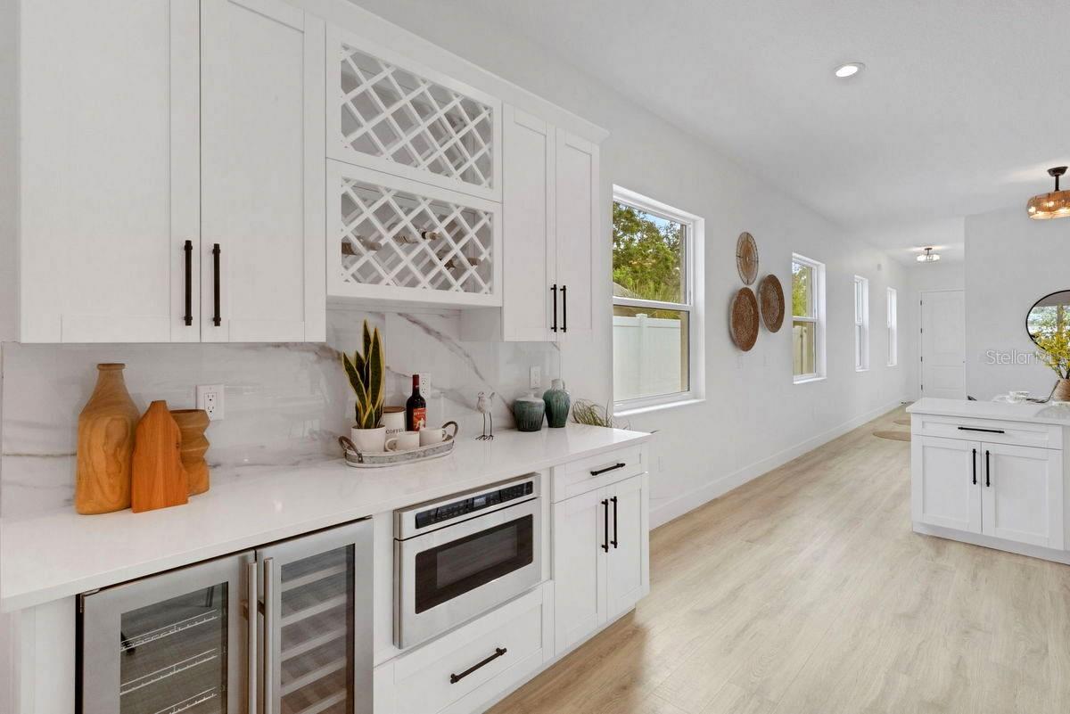 439 LOUDEN AVE — photo 19