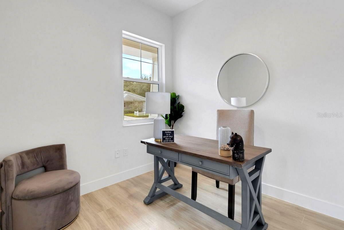 439 LOUDEN AVE — photo 37