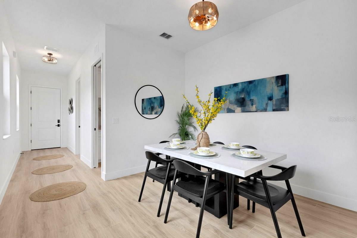 439 LOUDEN AVE — photo 5