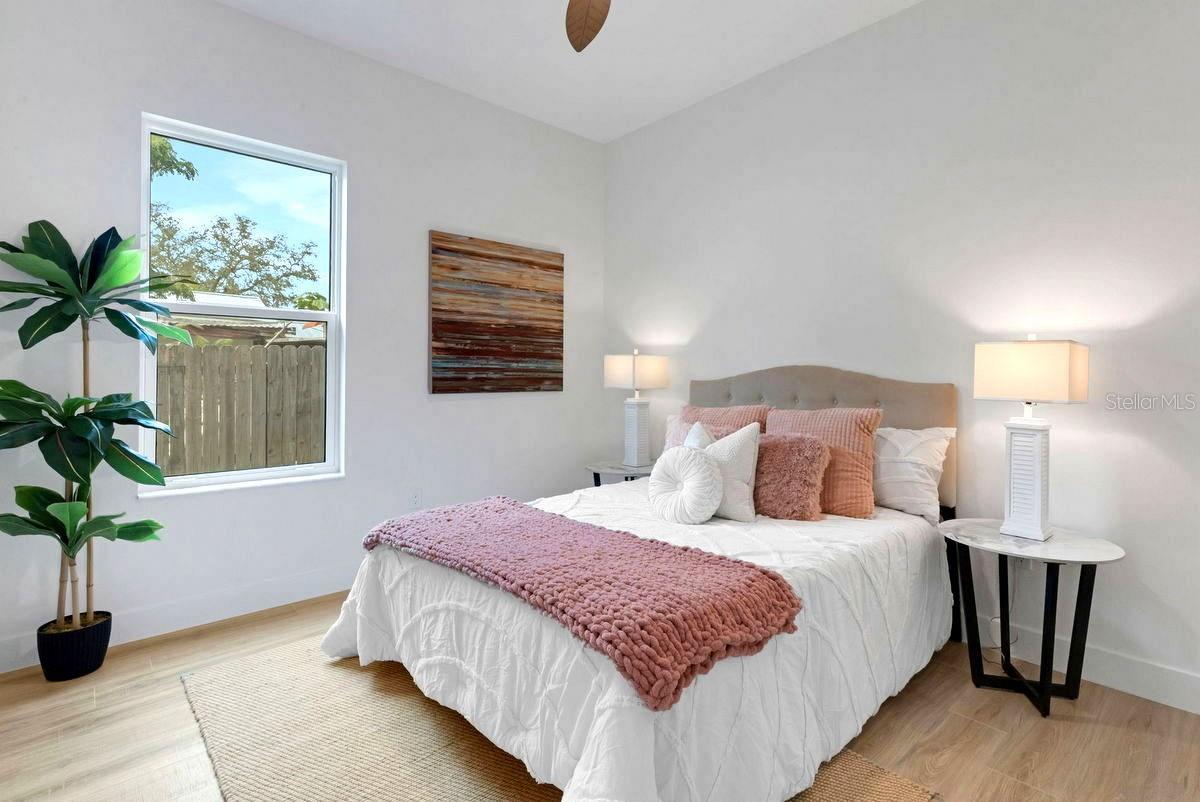 439 LOUDEN AVE — photo 31