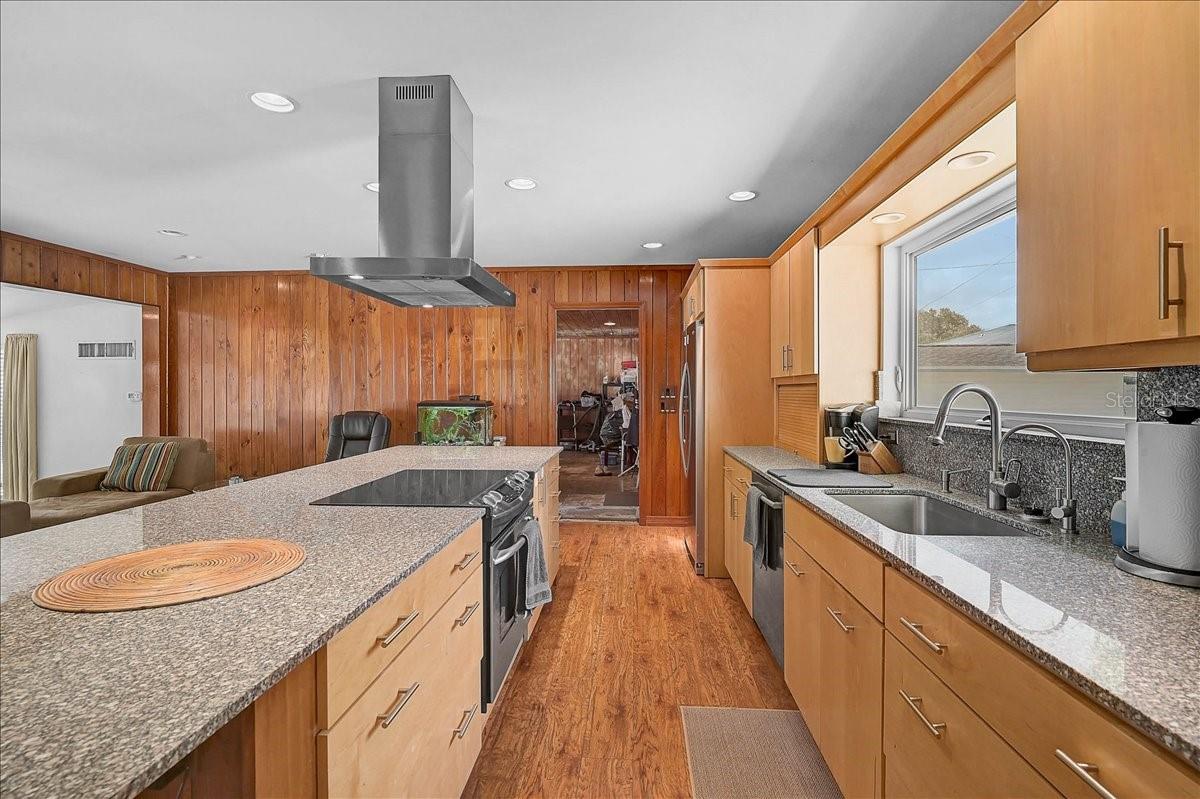 2404 BISPHAM RD — photo 12