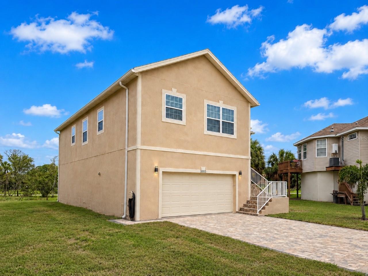 1083 S POINTE ALEXIS DR — photo 39