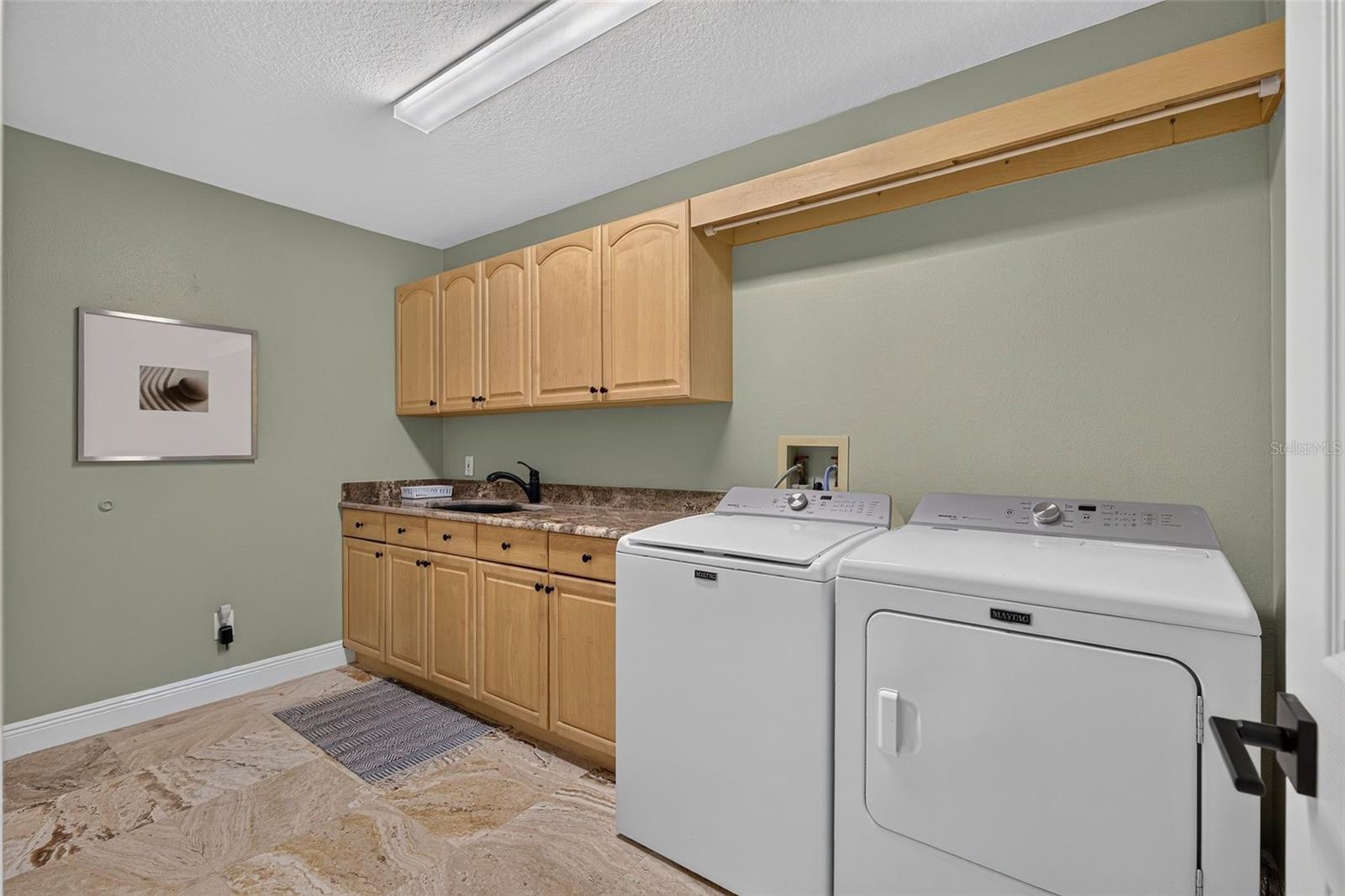2604 ROYAL LIVERPOOL DR — photo 32