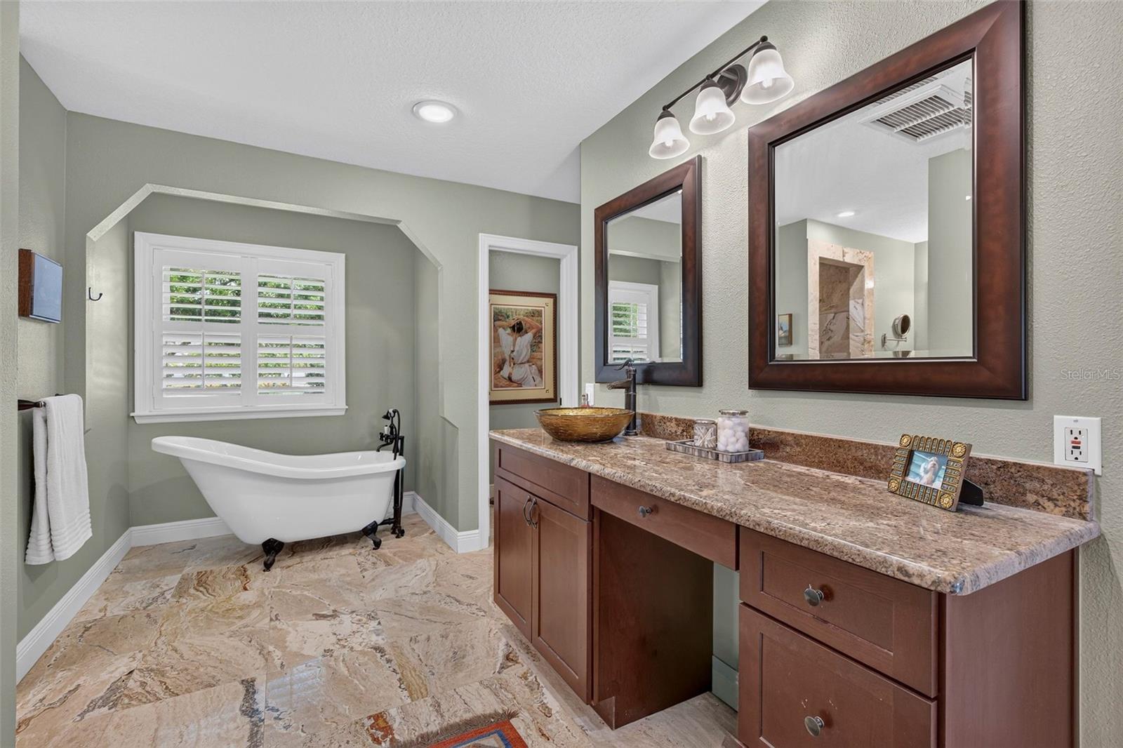 2604 ROYAL LIVERPOOL DR — photo 25