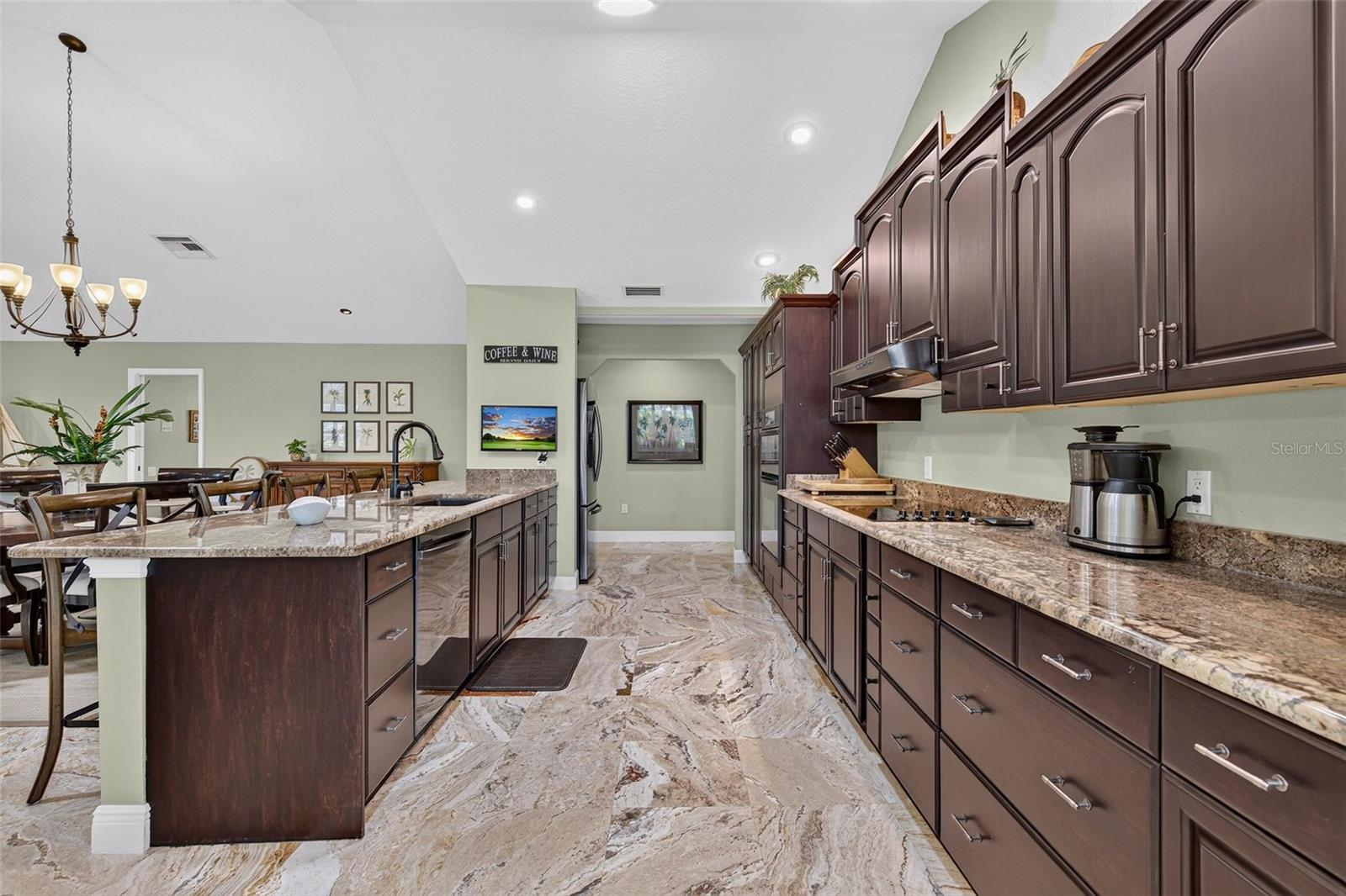 2604 ROYAL LIVERPOOL DR — photo 14