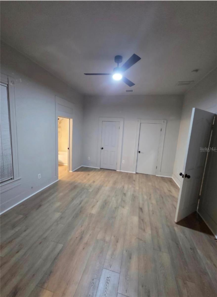 1908 N MITCHELL AVE — photo 5