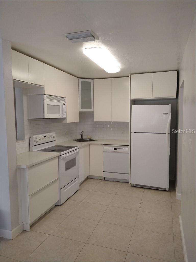 2155 TEMPLE ST — photo 6