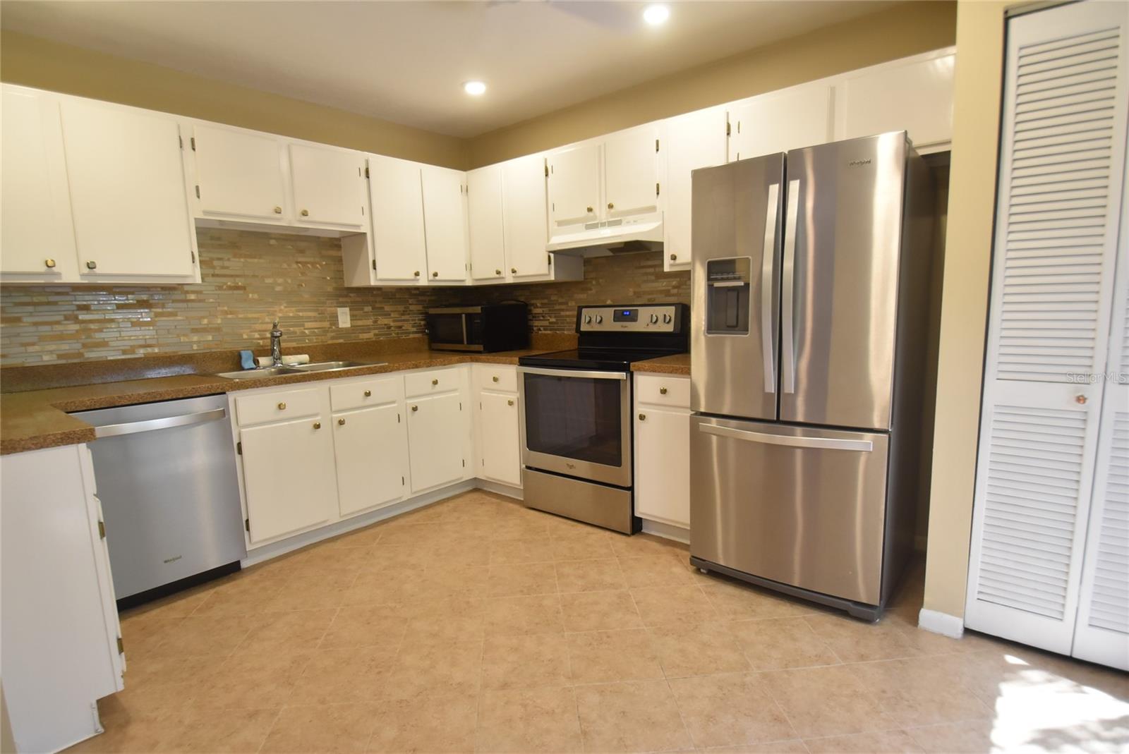 1687 BROOKHOUSE CIR #BR221 — photo 2