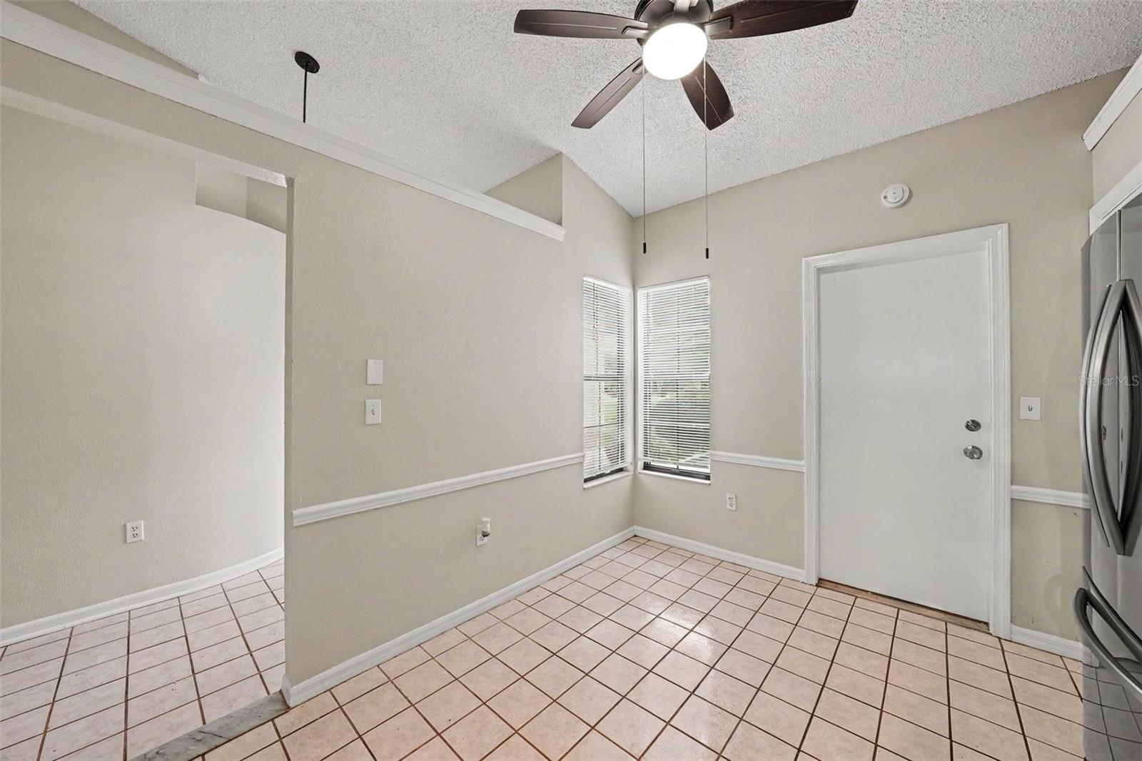 8116 MATTHEW DR — photo 8