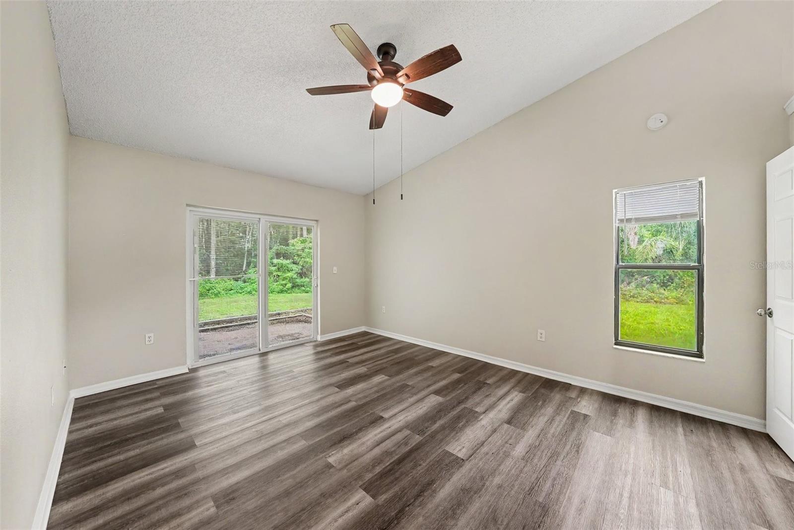 8116 MATTHEW DR — photo 12
