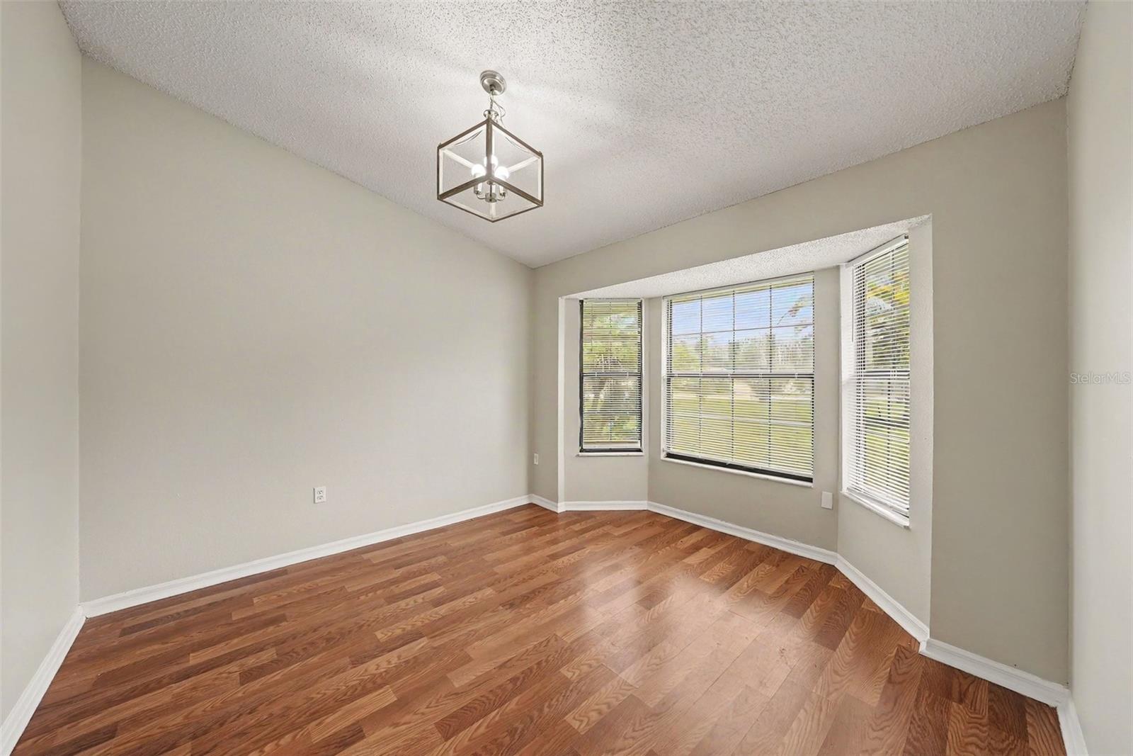 8116 MATTHEW DR — photo 10