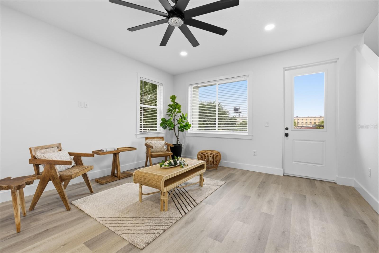 2138 W NASSAU ST #3 — photo 11