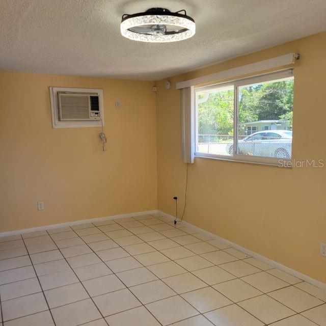 7431 SHEEPSHEAD DR — photo 3