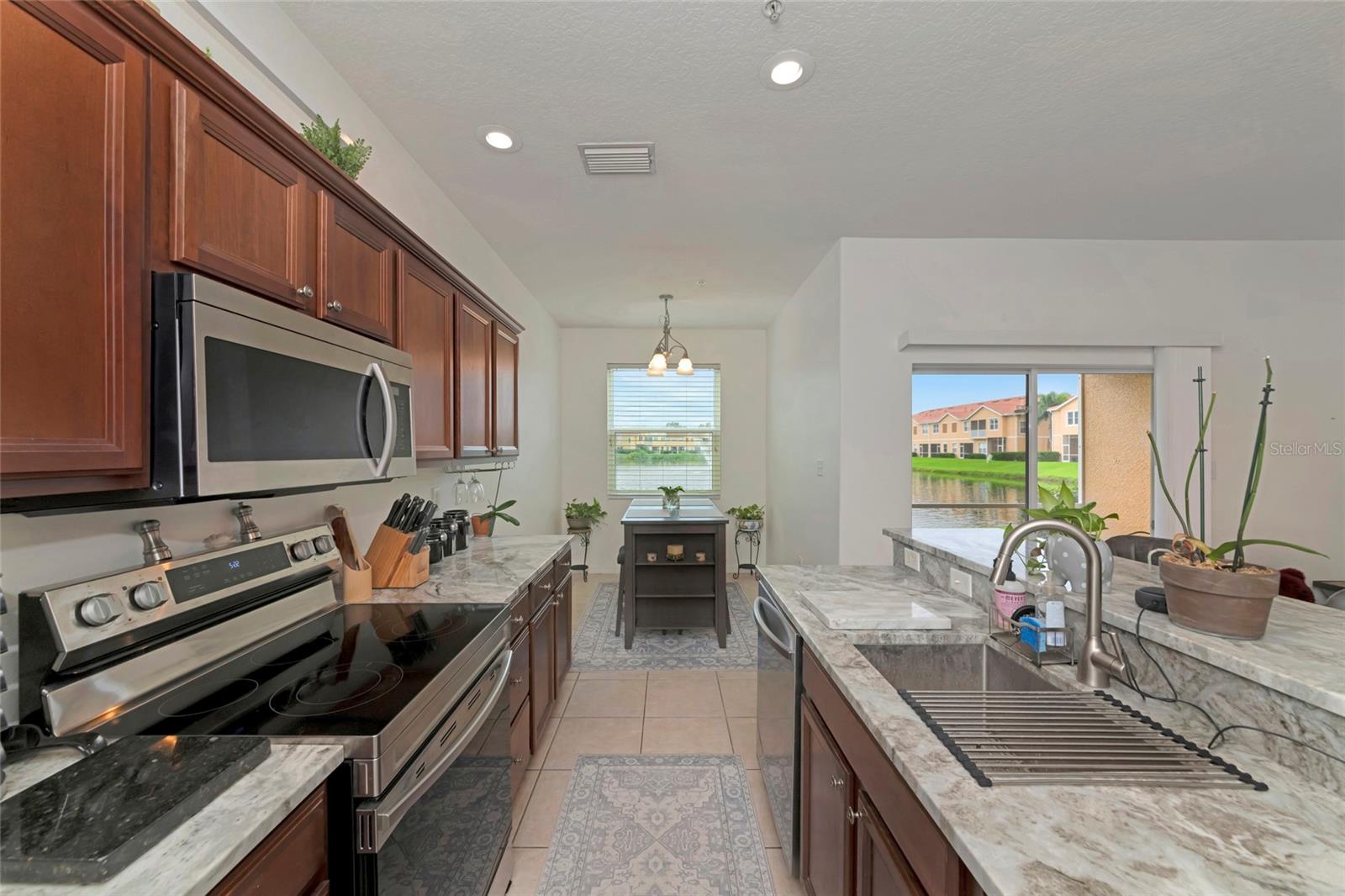 3426 PARKRIDGE CIR #34-105 — photo 16