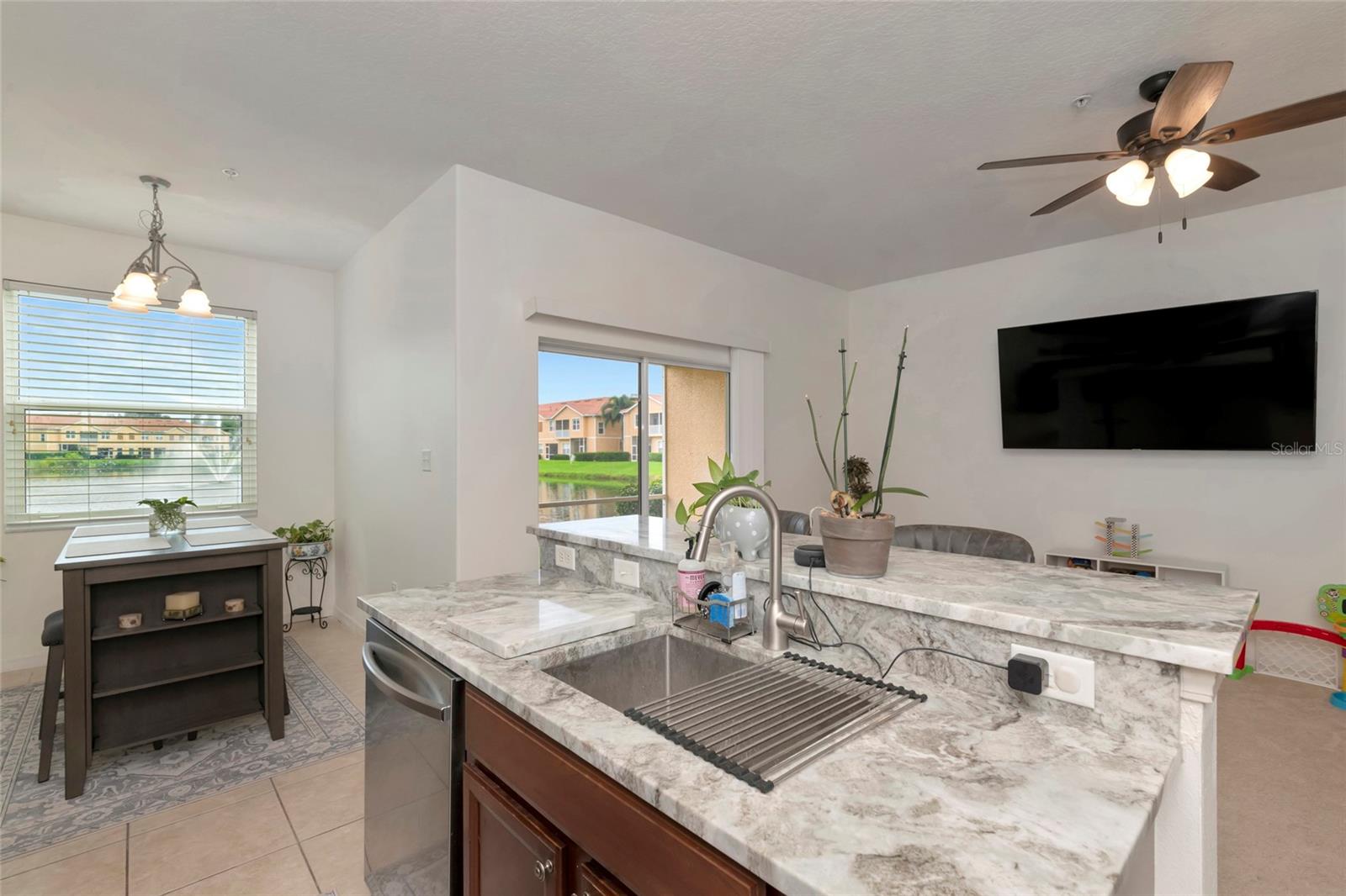 3426 PARKRIDGE CIR #34-105 — photo 17