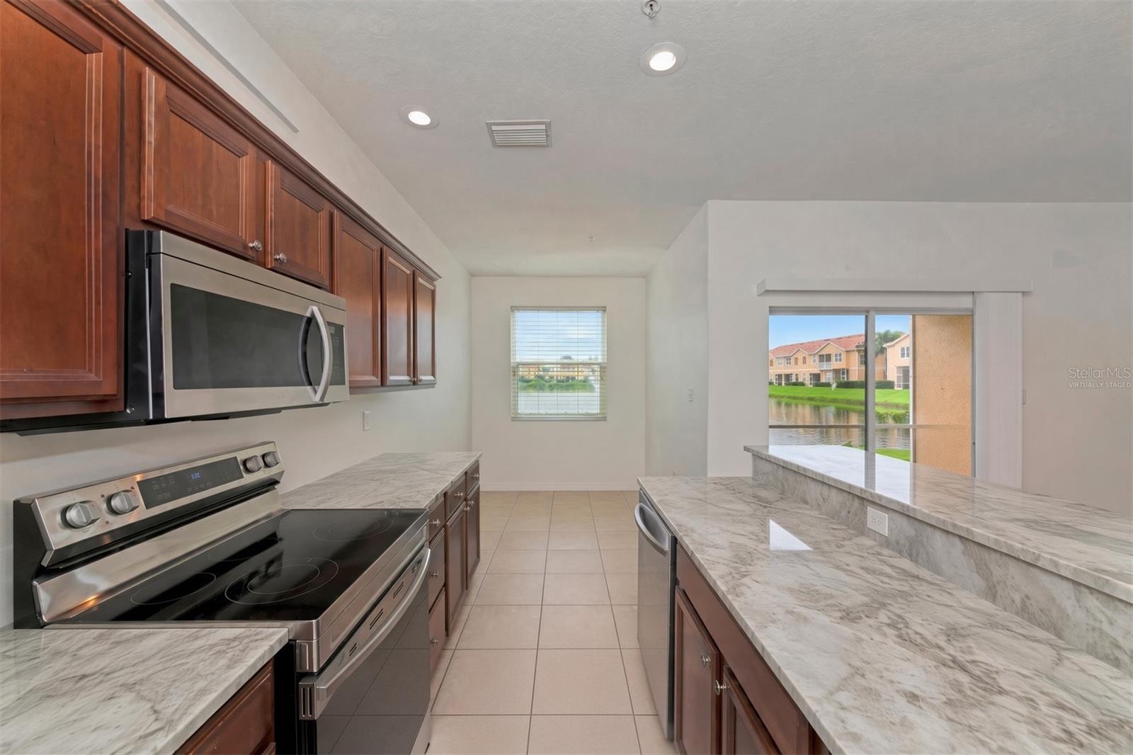 3426 PARKRIDGE CIR #34-105 — photo 32