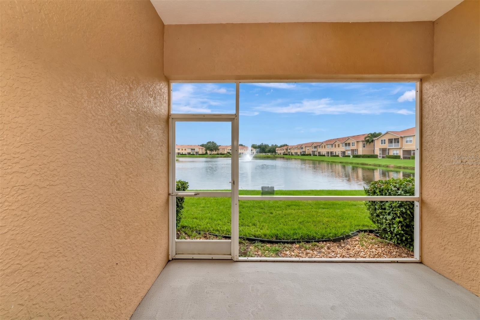 3426 PARKRIDGE CIR #34-105 — photo 35