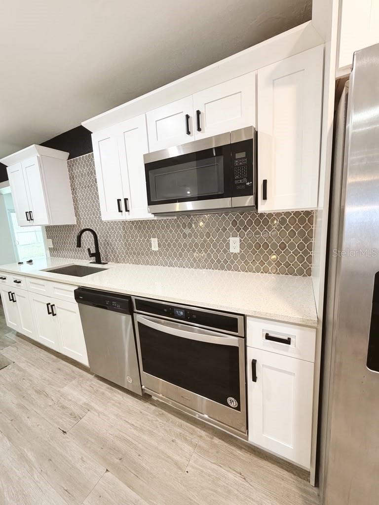 6504 N PACKWOOD AVE — photo 13