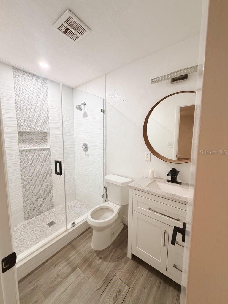 6504 N PACKWOOD AVE — photo 19