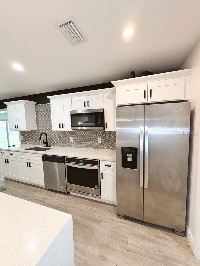 6504 N PACKWOOD AVE — photo 16
