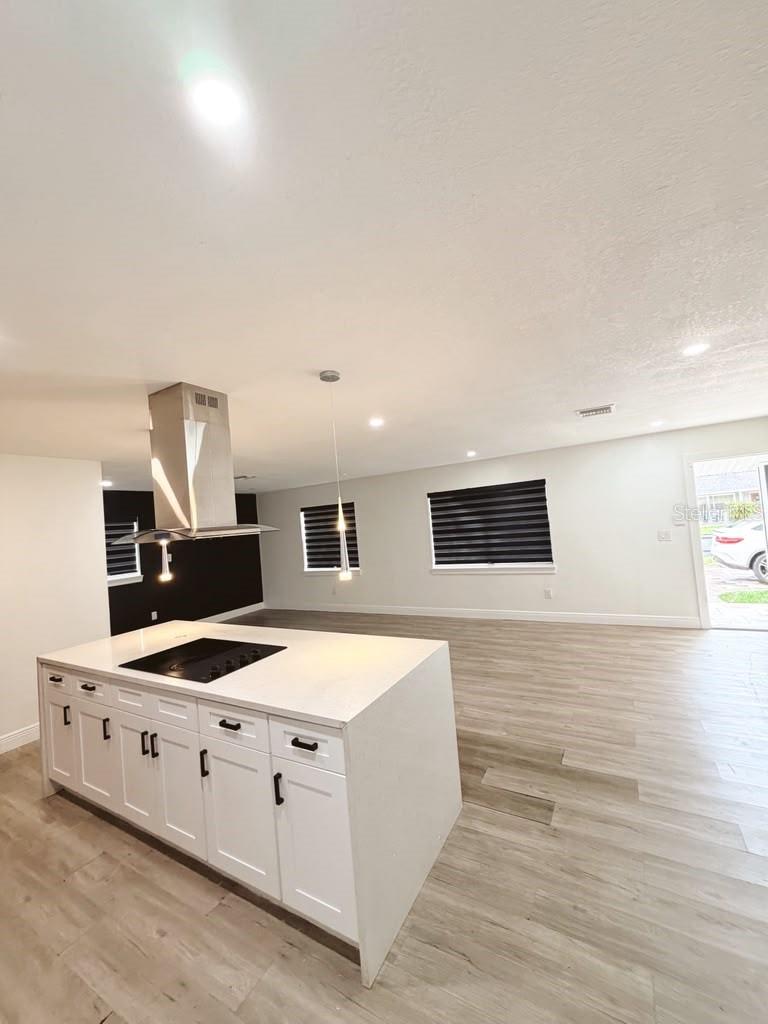 6504 N PACKWOOD AVE — photo 17