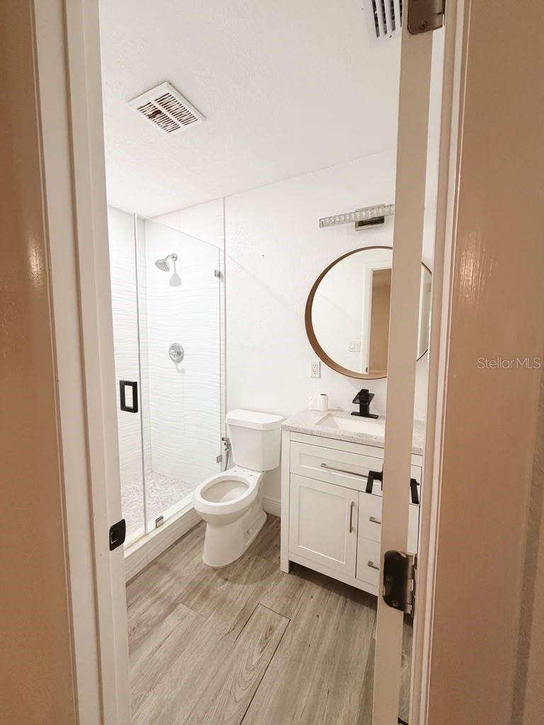 6504 N PACKWOOD AVE — photo 18