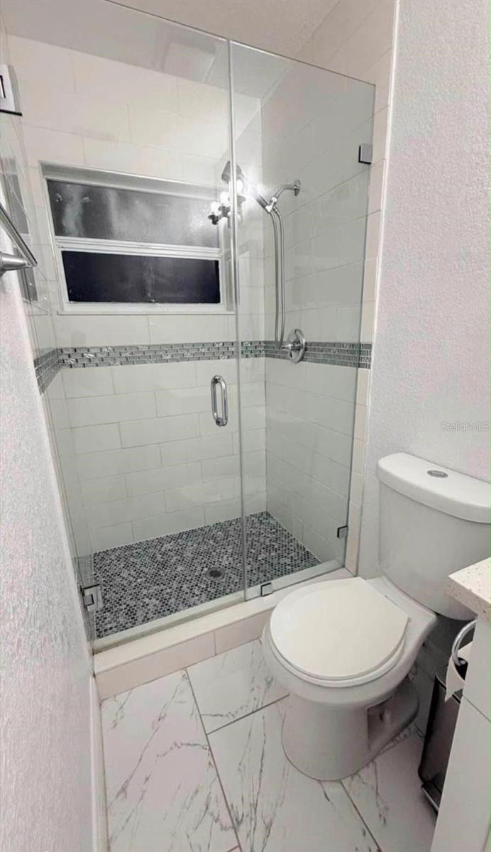 6504 N PACKWOOD AVE — photo 4
