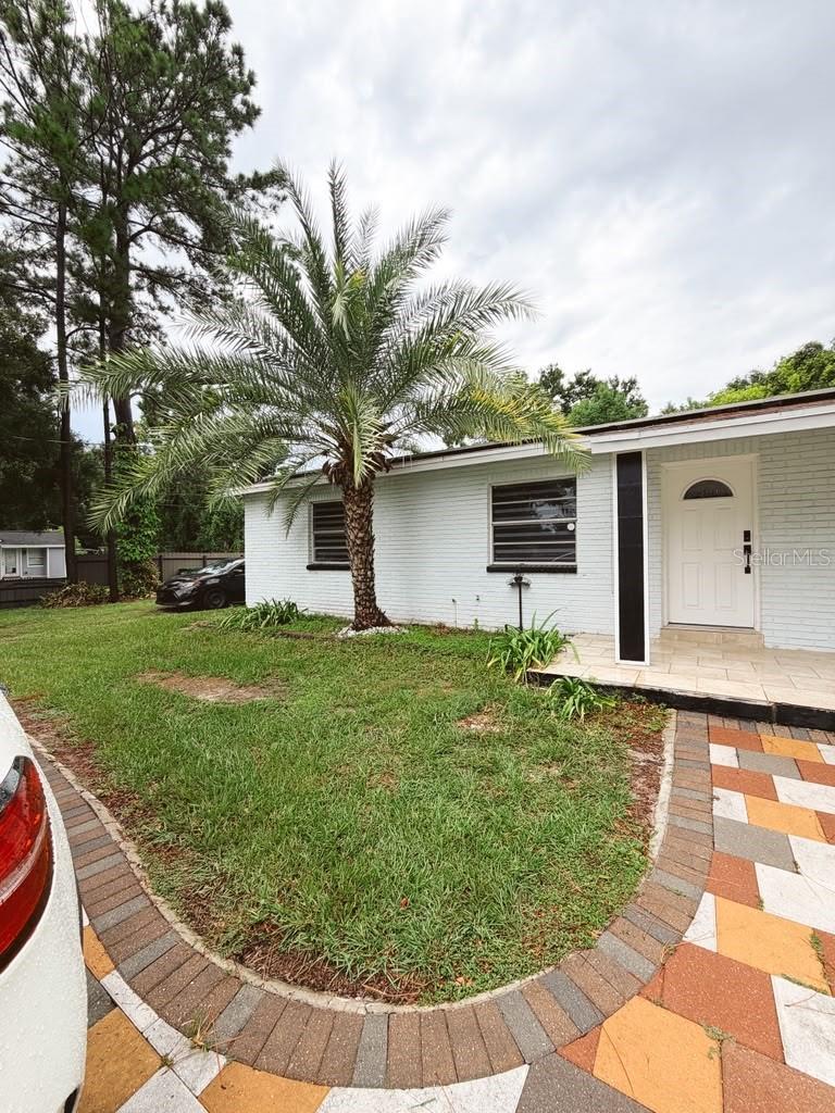 6504 N PACKWOOD AVE — photo 10