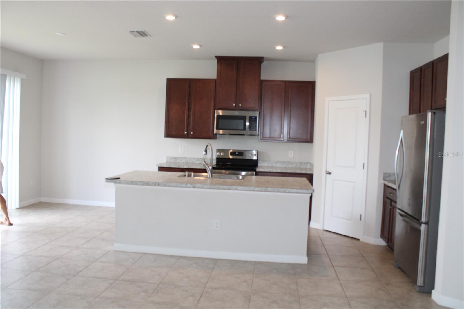18337 FALLING PINE NEEDLE LN — photo 3