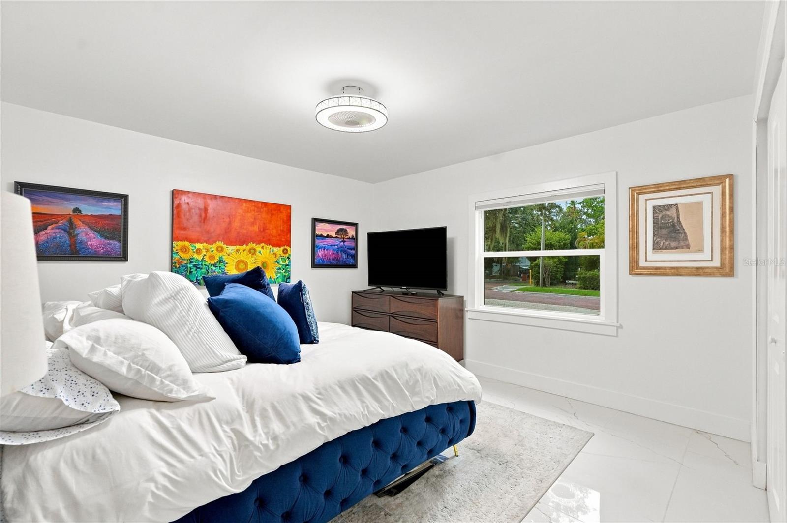 530 LOCKLIE ST — photo 33