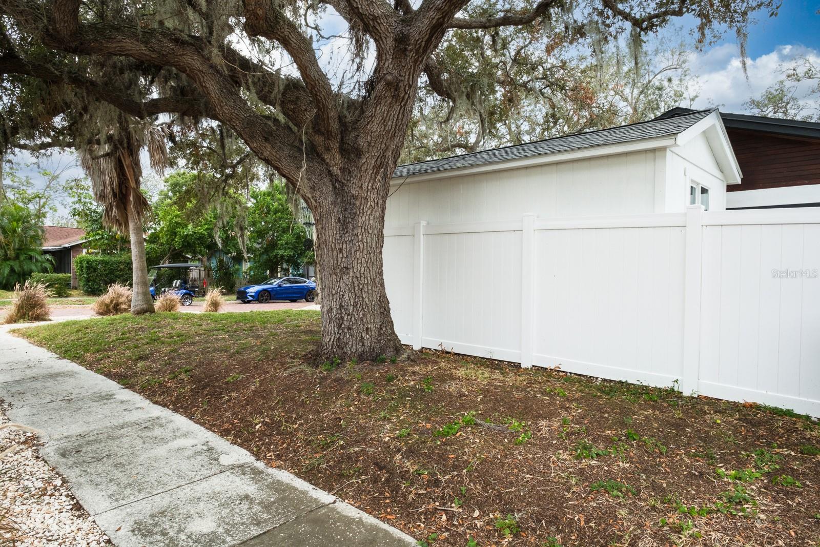530 LOCKLIE ST — photo 46