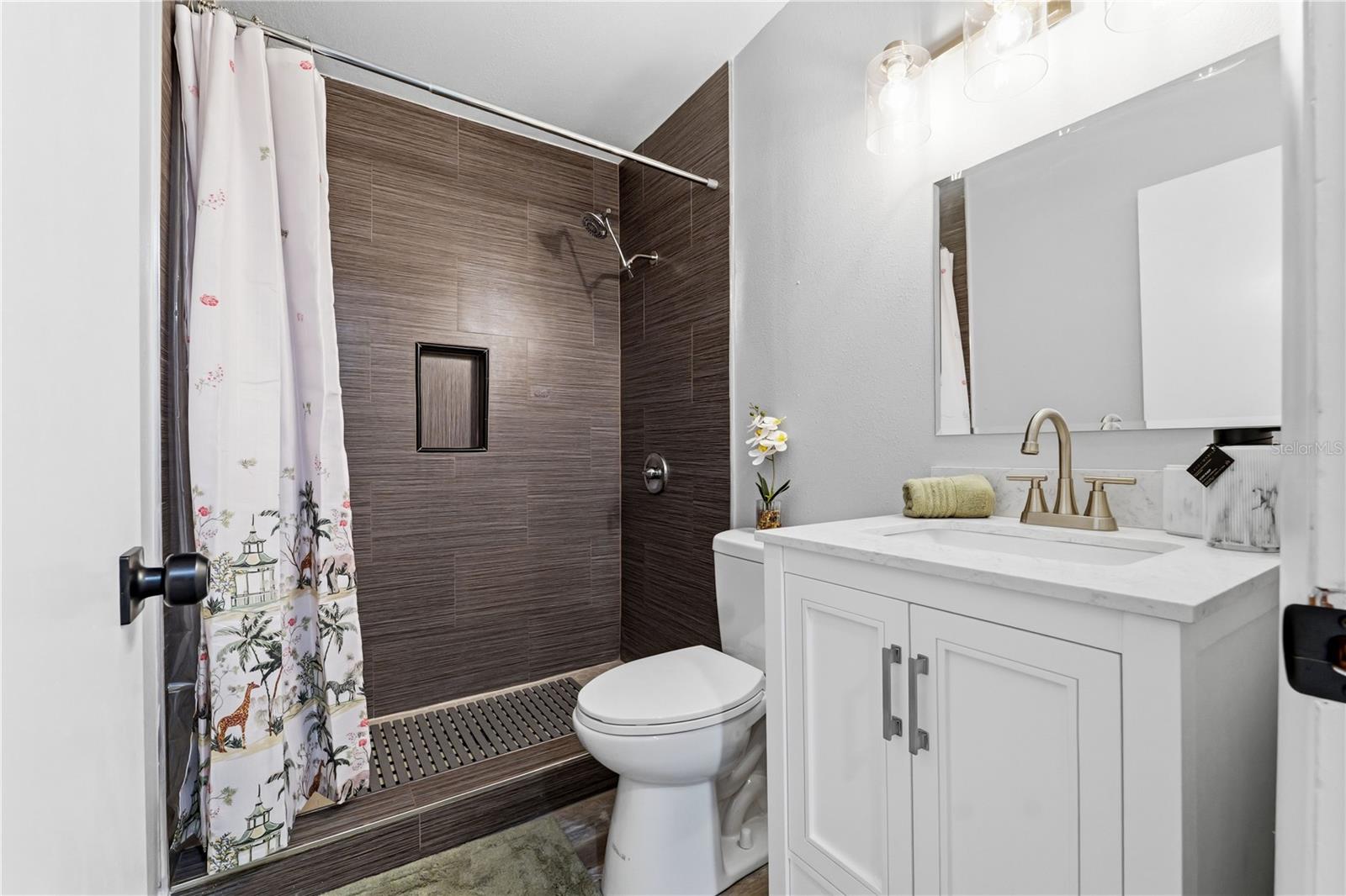 2607 W CREST AVE — photo 17