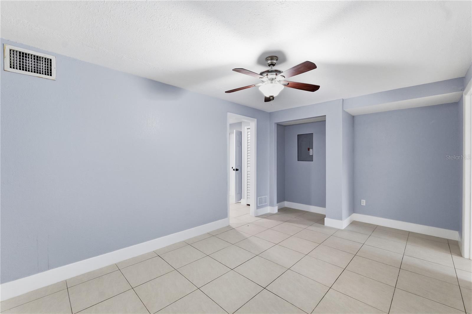 2607 W CREST AVE — photo 25