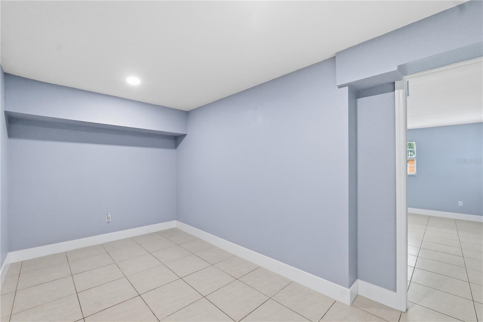 2607 W CREST AVE — photo 23