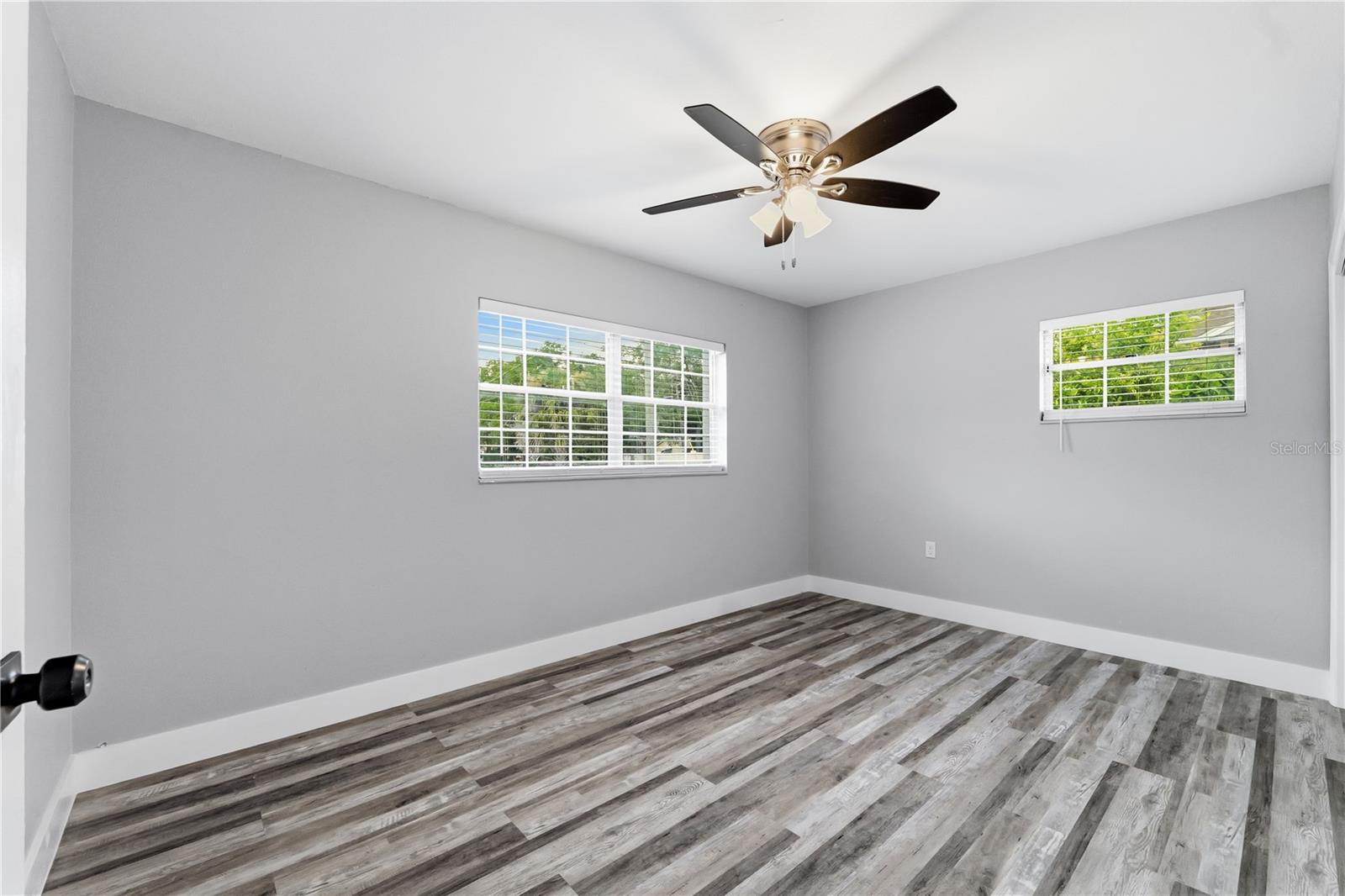 2607 W CREST AVE — photo 13