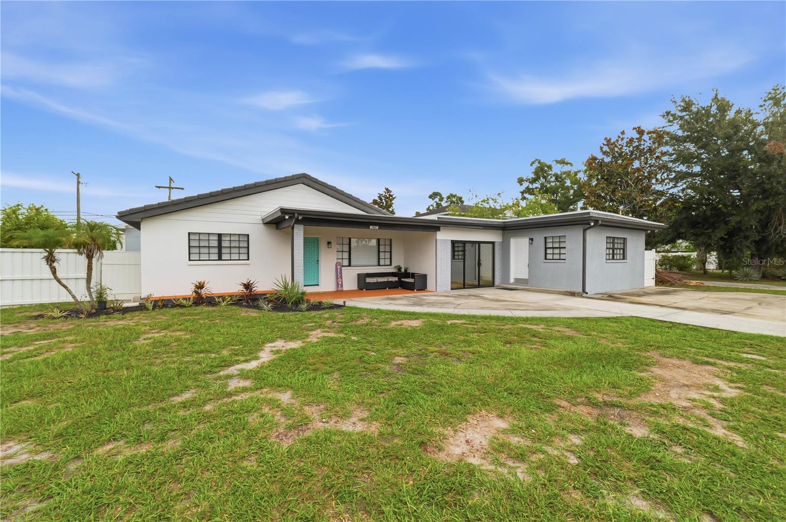 2607 W CREST AVE — photo 5