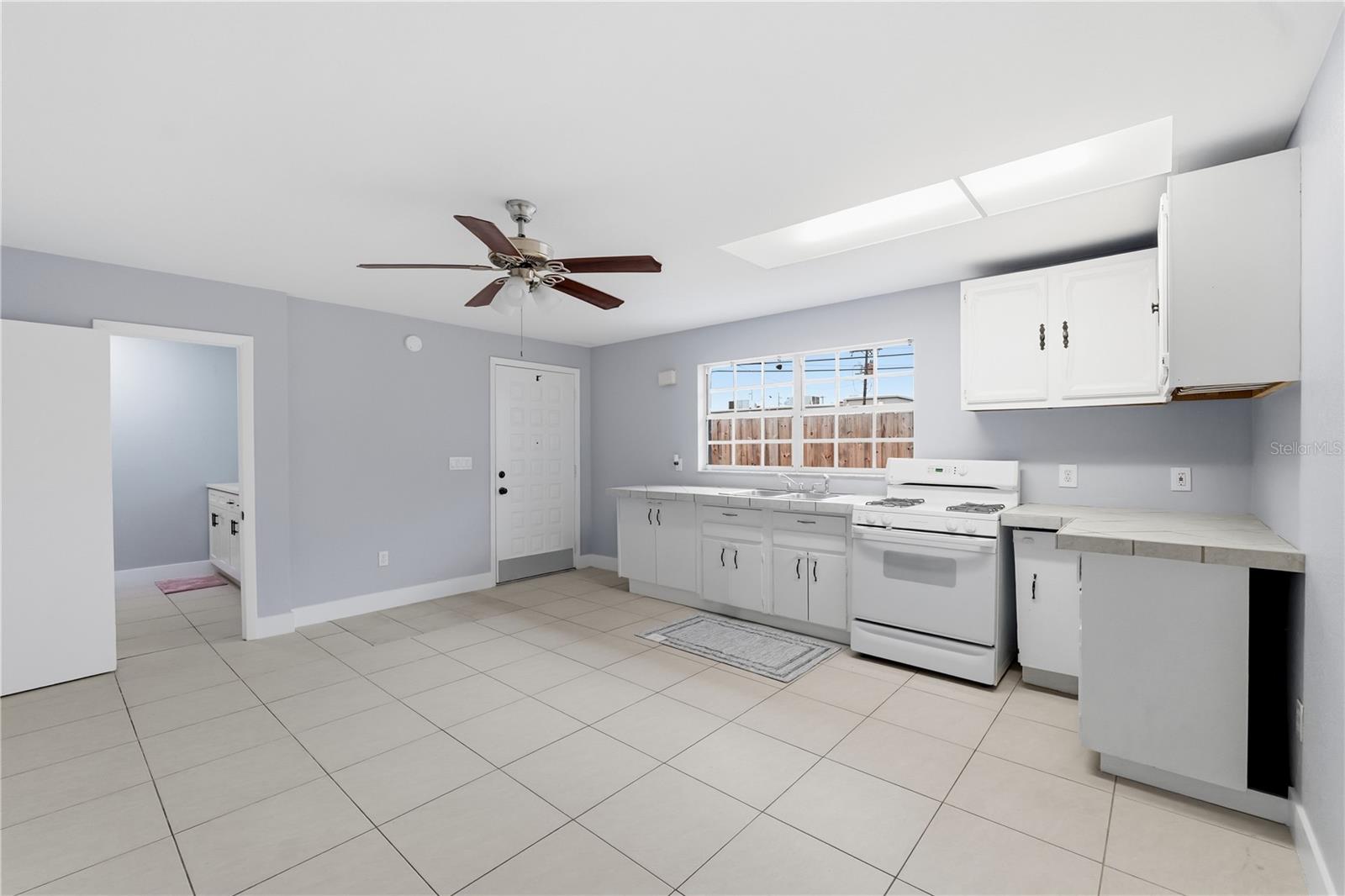 2607 W CREST AVE — photo 26