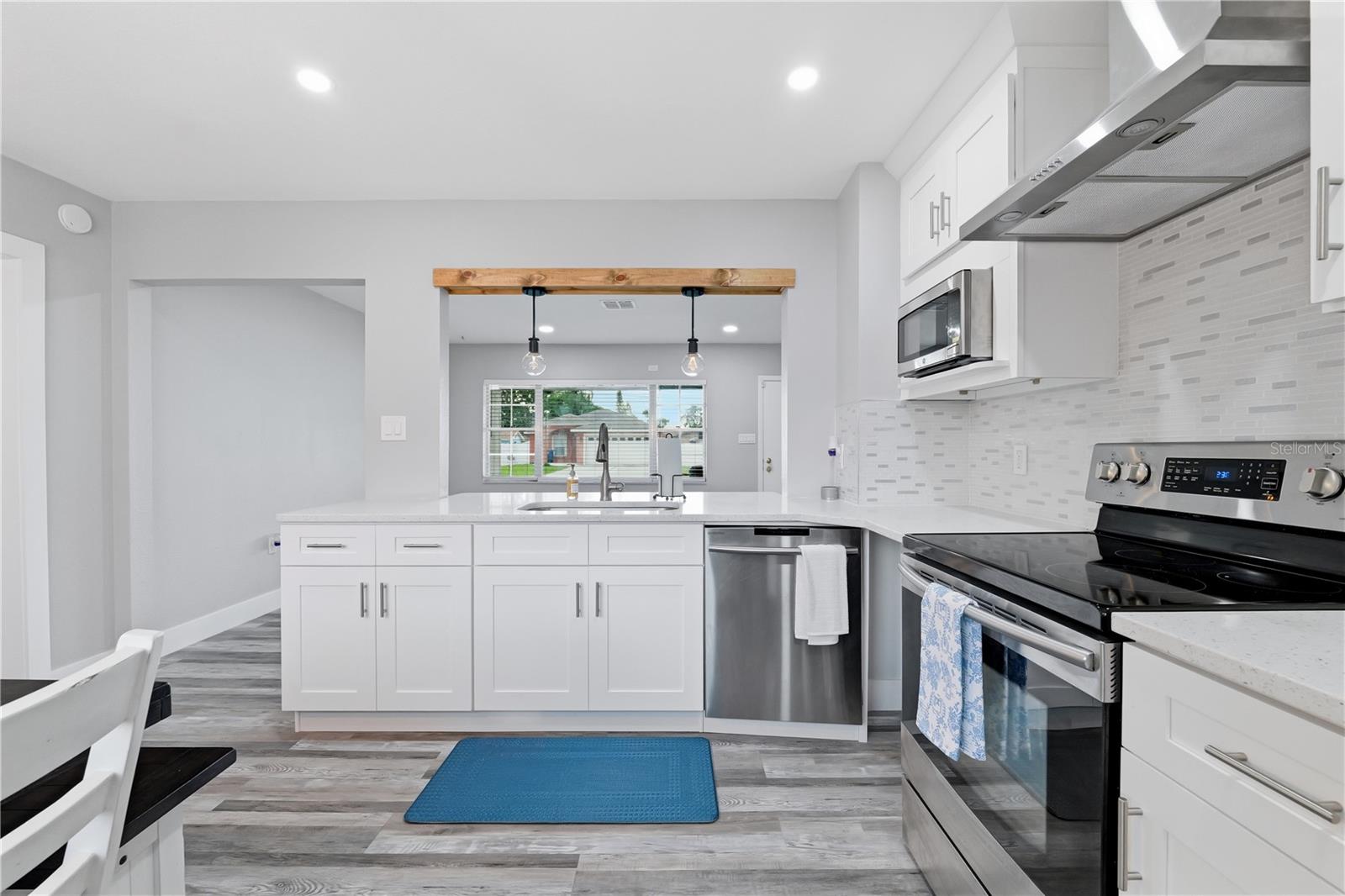 2607 W CREST AVE — photo 9