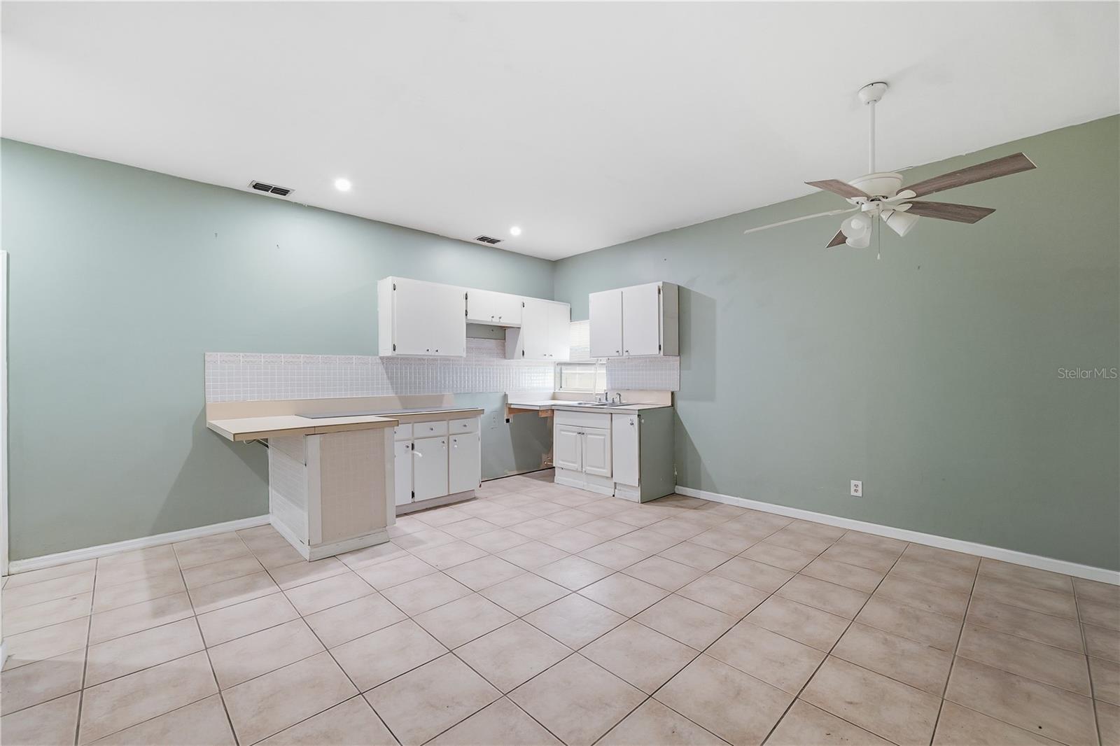 2607 W CREST AVE — photo 41