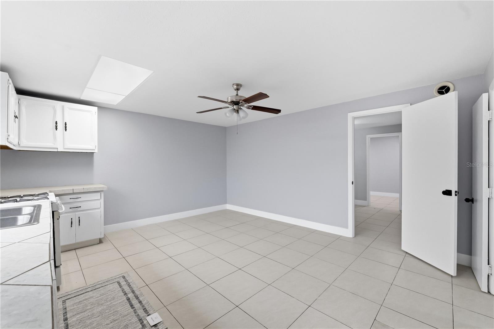 2607 W CREST AVE — photo 27