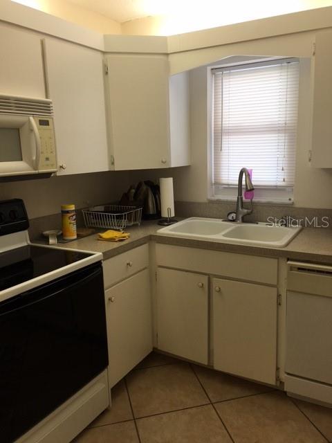 7625 SUN ISLAND DR S #202 — photo 5