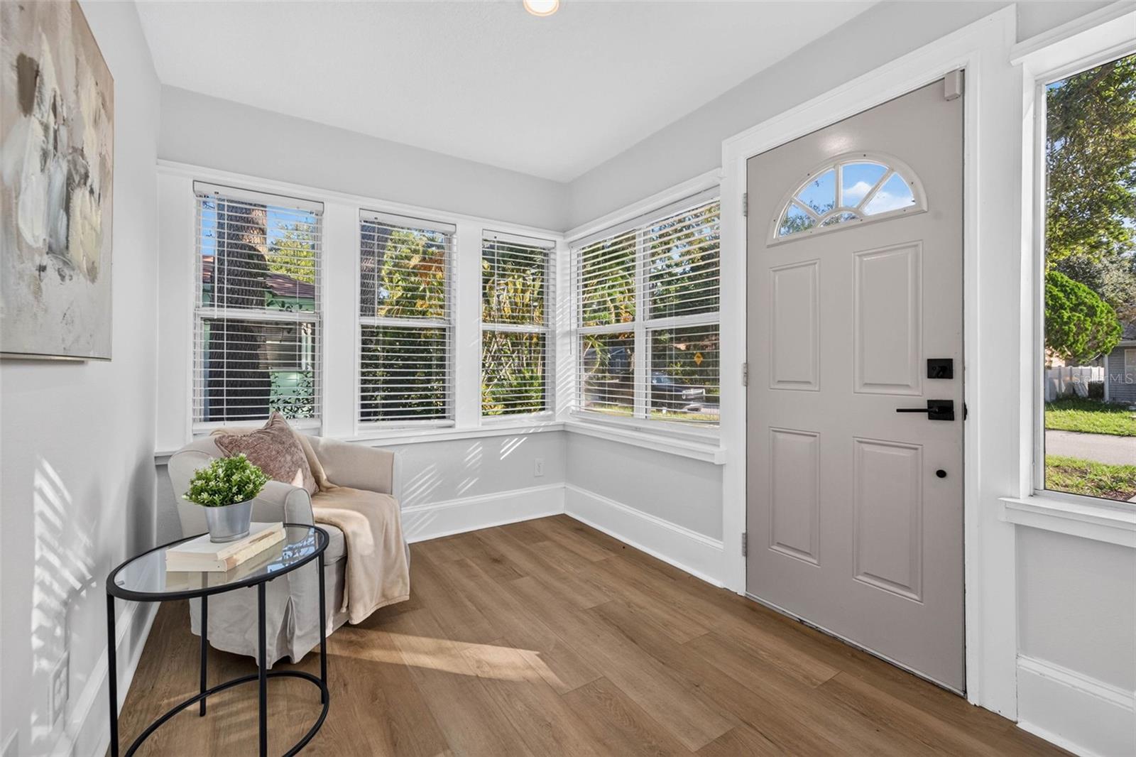 4624 IRIS ST N — photo 4