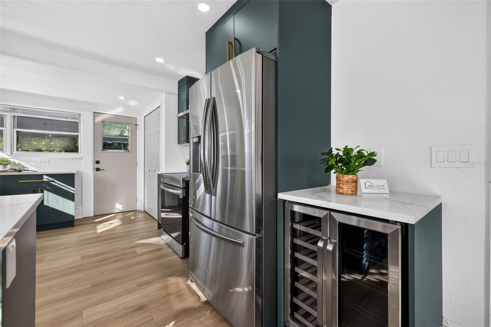 4624 IRIS ST N — photo 12